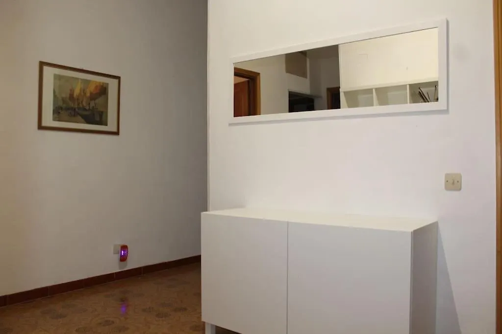 Spazioso Appartamento Castel di Leva Italy