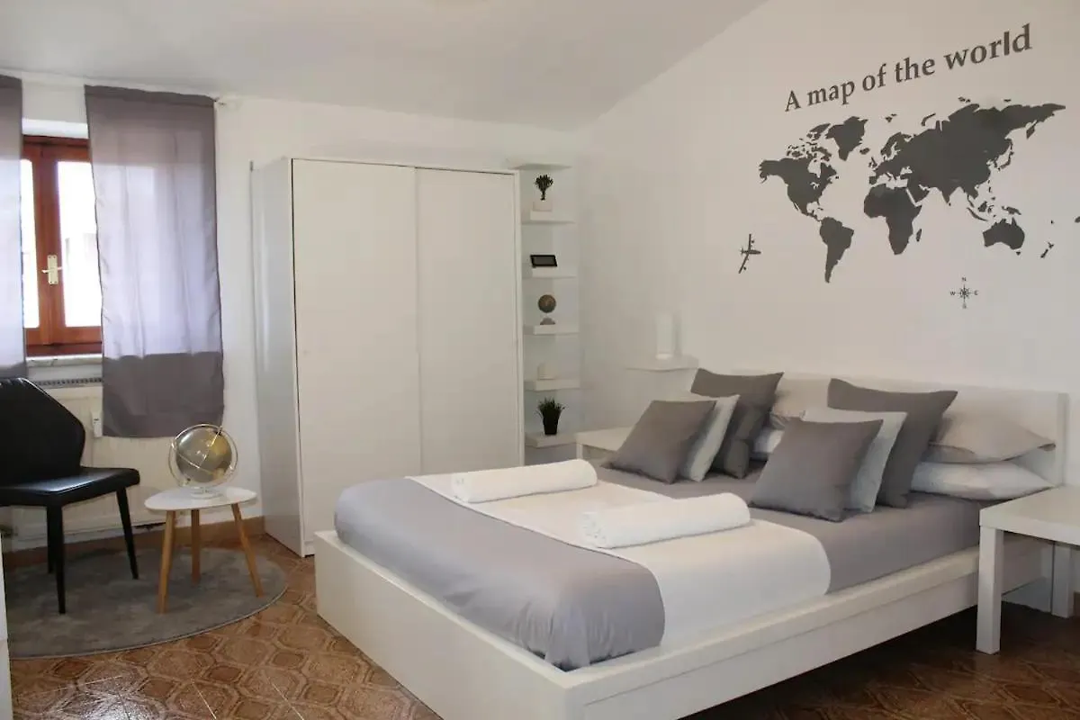 Apartment Spazioso Appartamento Castel di Leva