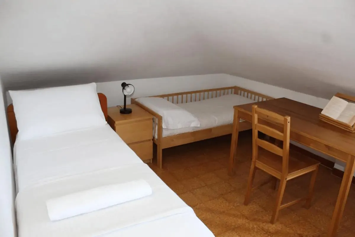 Spazioso Appartamento Castel di Leva Apartment