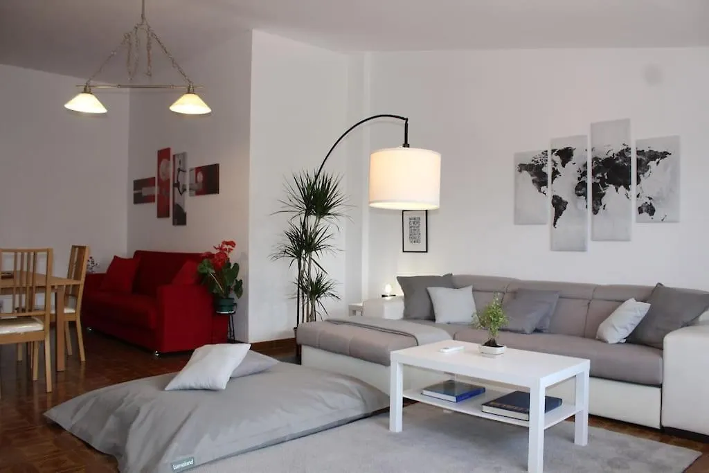 Spazioso Appartamento Castel di Leva Apartment