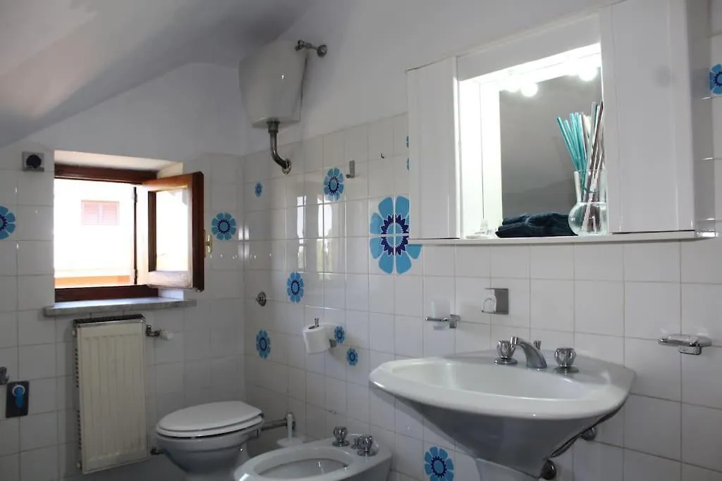 Spazioso Appartamento Castel di Leva Apartment