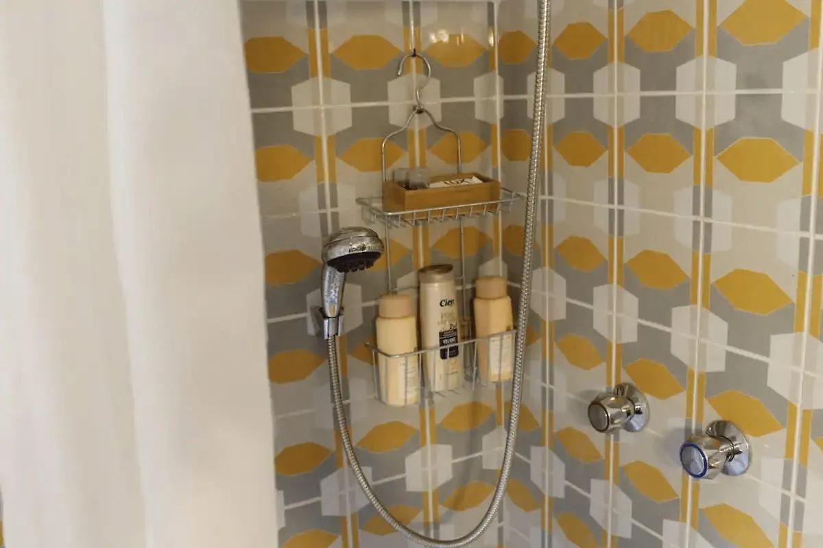 Spazioso Appartamento Castel di Leva Apartment